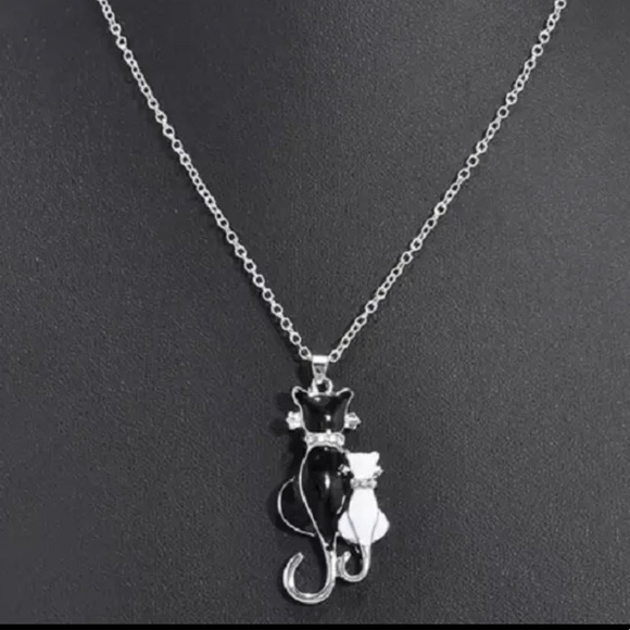 Swarovski French Kitties Necklace Silver Plate New - Picture 4 of 5